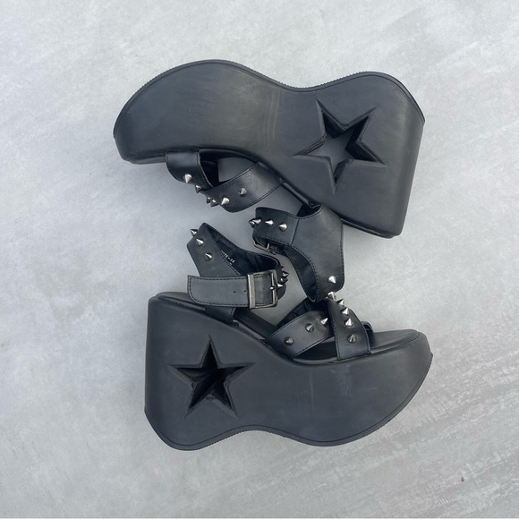 Demonia Shoes - Demonia Dynamite 02 Platform Sandals